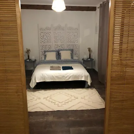 Le Moulin De Bouzigue Bed and Breakfast *